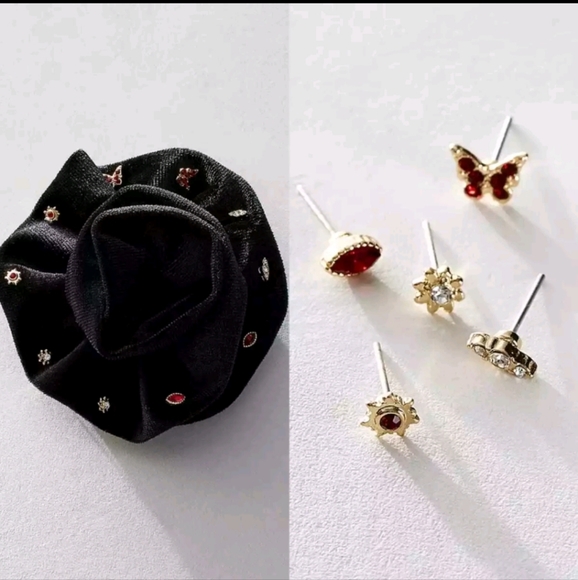 NWT Free People Black Rosette Stud Earrings Set Pack Brooch Pin Bohemian - Picture 3 of 7